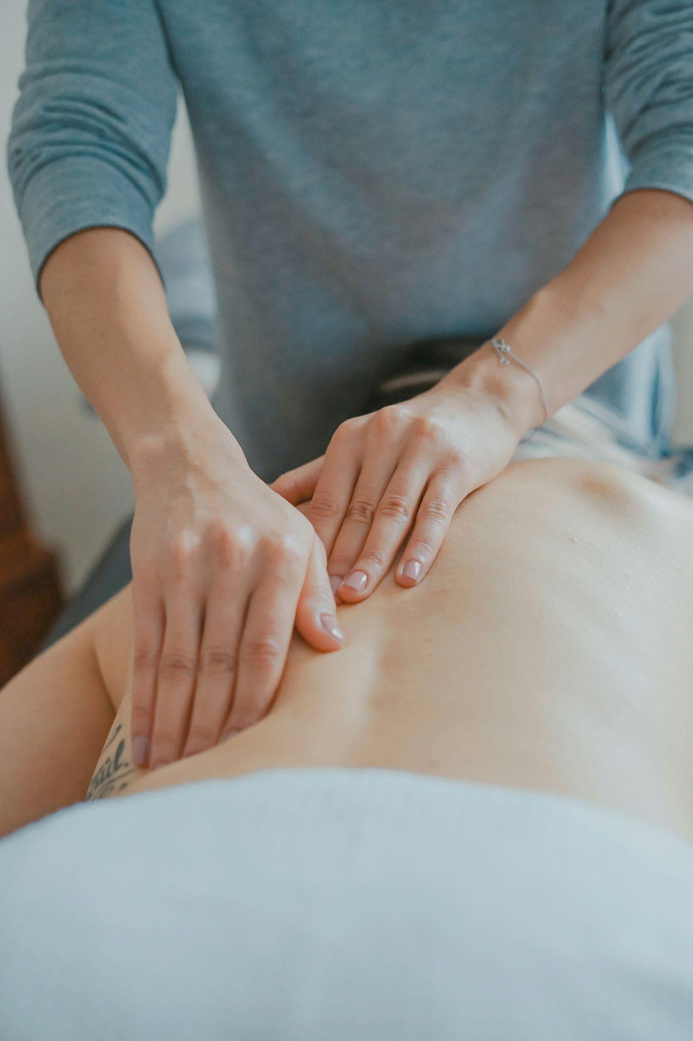 A client receives a soothing relaxation massage in California.